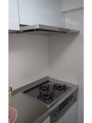 長年使っていたキッチンをピカピカに！クリナップ ラクエラにお取替え